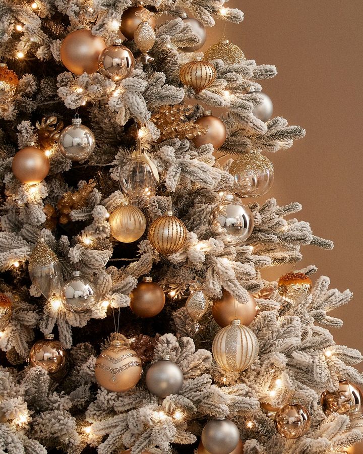Χρυσό Χριστουγεννιάτικο δέντρο